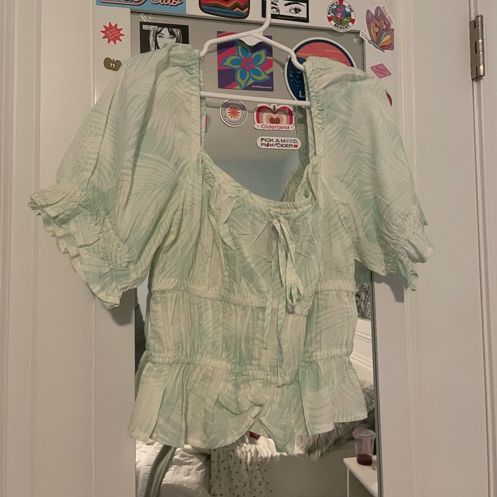 Floral print puff sleeve blouse